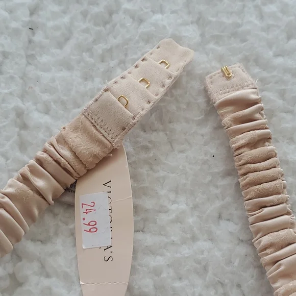 Victoria's Secret Beige/Cream Garter Belt Bundle - Picture 13 of 17